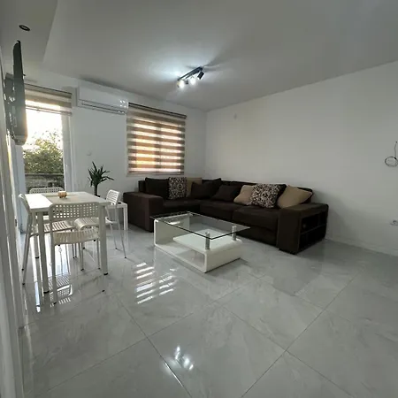 아파트 Marash - Stan Na Dan